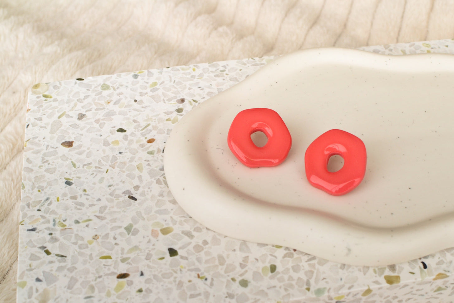 Glossy Oversized Studs | Scarlet