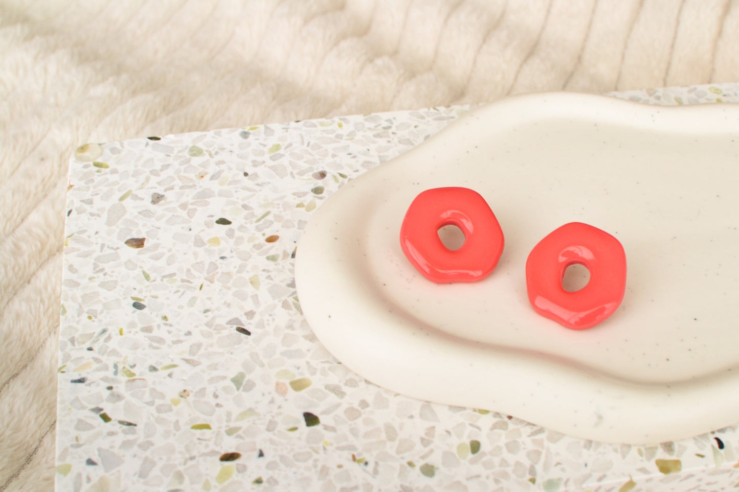 Glossy Oversized Studs | Scarlet