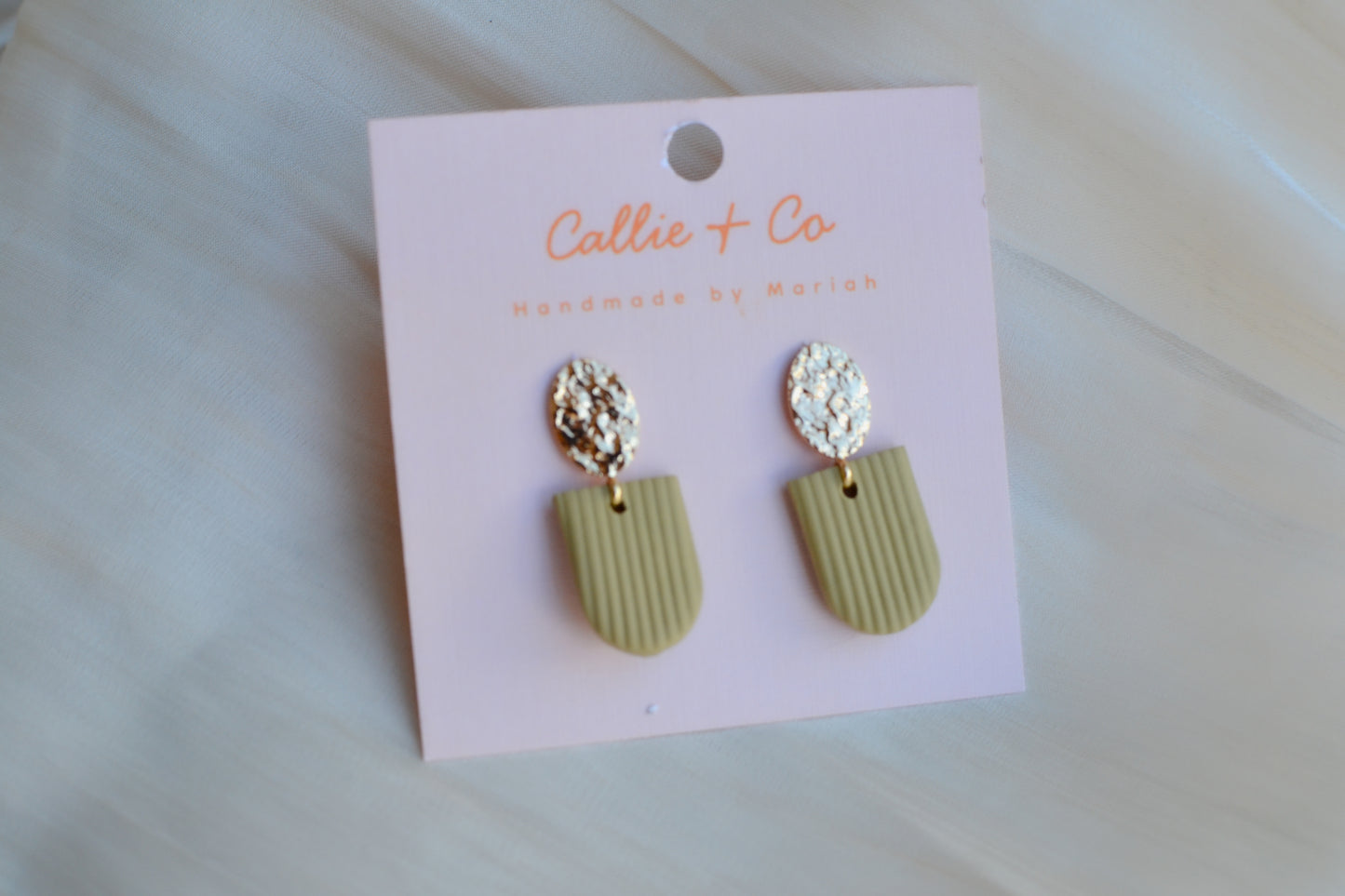 the nia | minimalist olive dangle