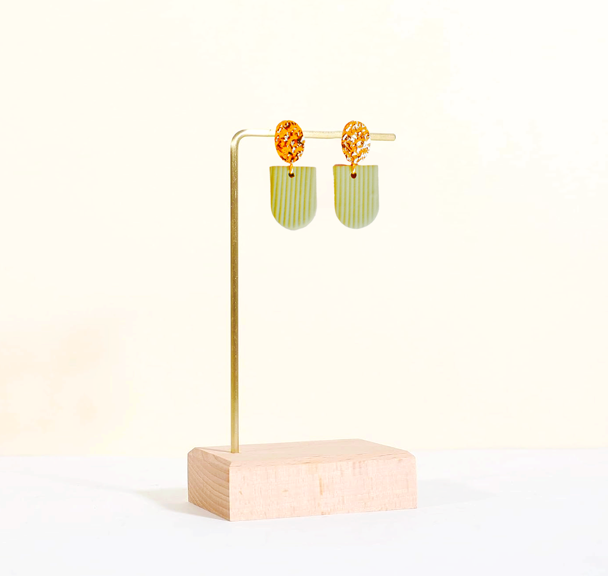 the nia | minimalist olive dangle