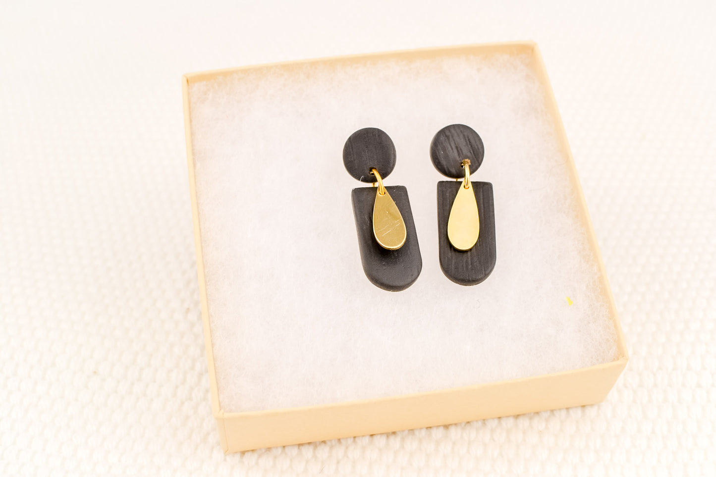 textured black + gold dangles | modern holiday collection