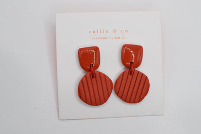 the red collection | shiny ribbed statement earrings