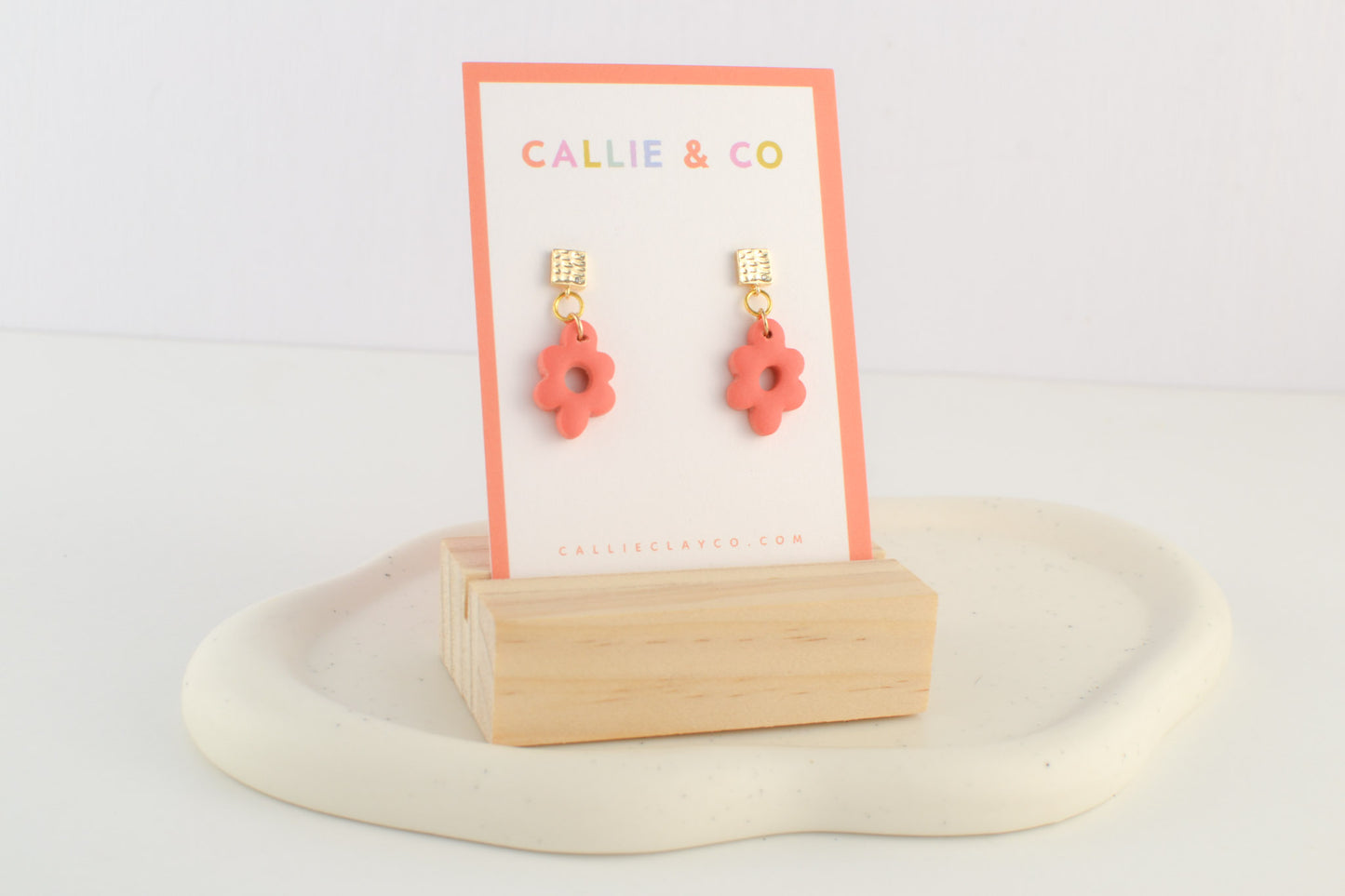 Daisy Dangles | Bright Coral