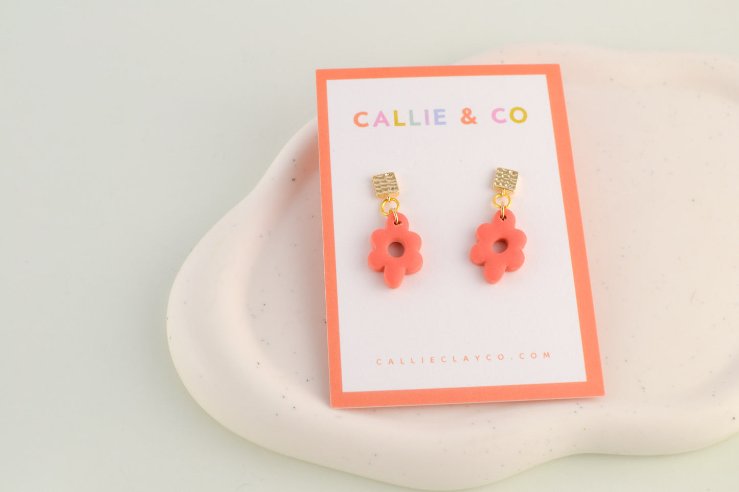 Daisy Dangles | Bright Coral