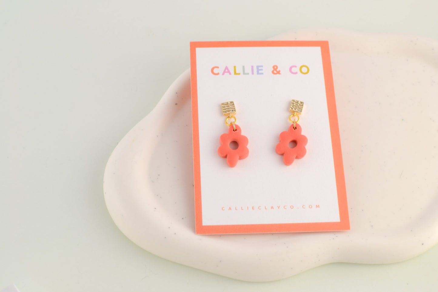 Daisy Dangles | Bright Coral