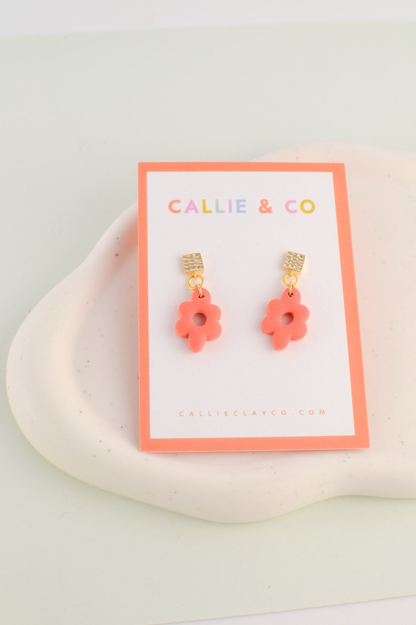 Daisy Dangles | Bright Coral