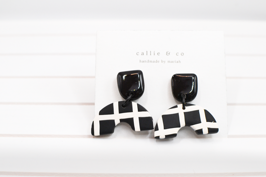 B&W Collection | Statement Arches in Grid Pattern